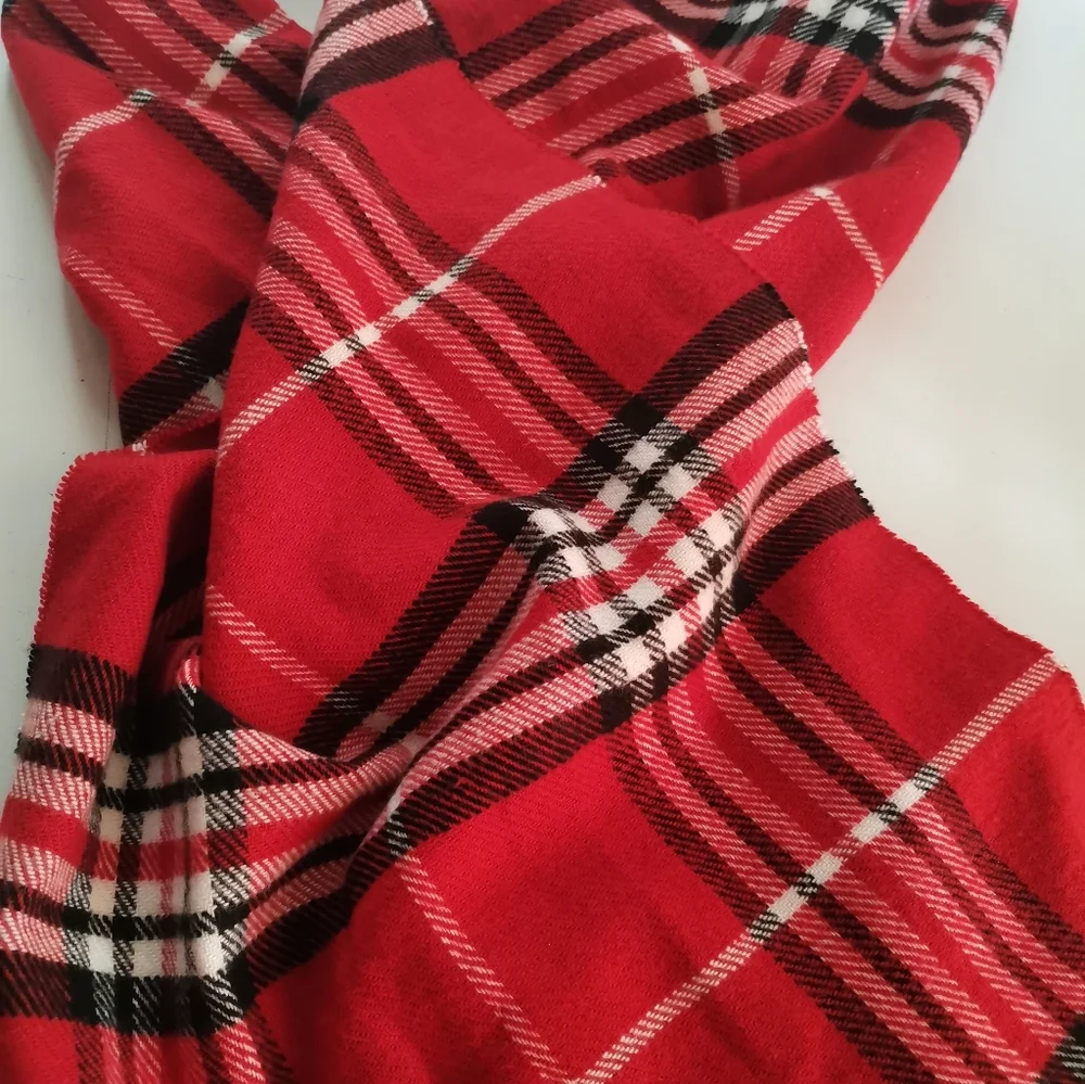 100% Cashmere Made in Scotland Scarf in EUC